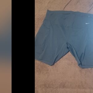 Nike Women's Medium-Support High-Waisted 20cm(approx.)Biker Shorts with Pockets